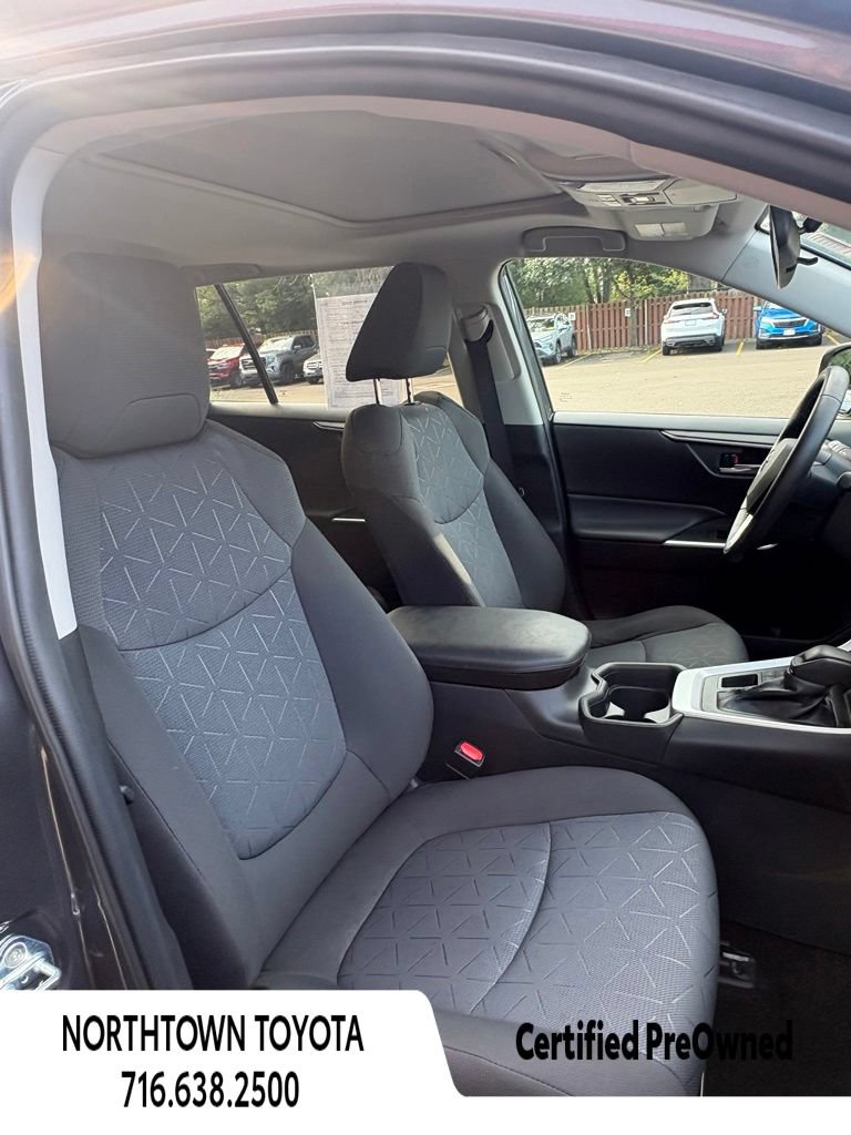 Used 2020 Toyota RAV4 XLE w/ Convenience Package AWD/4WD image 15