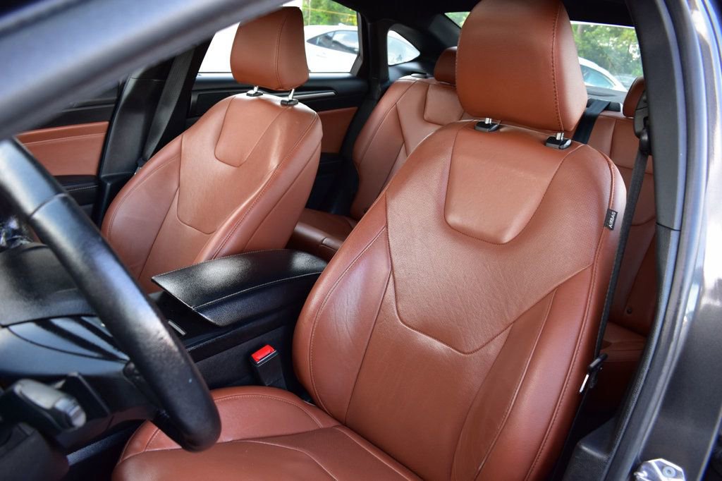 Used 2020 Ford Fusion Titanium image 15