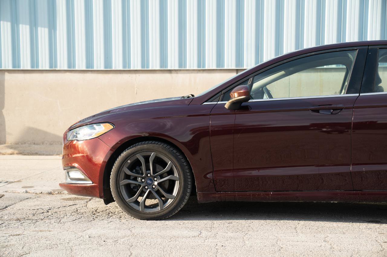 Used 2018 Ford Fusion SE w/ Equipment Group 201A FWD image 7