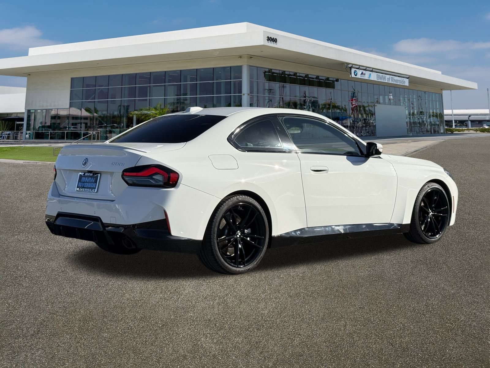 Used 2023 BMW 230i Coupe w/ M Sport Package image 11