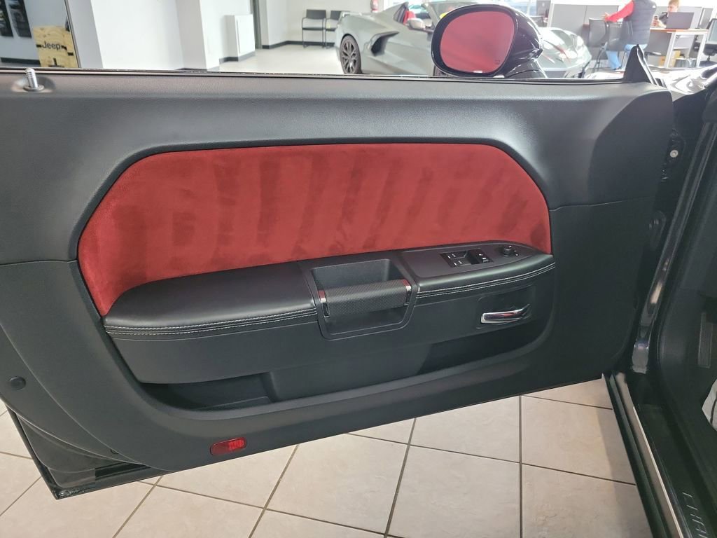 Used 2013 Dodge Challenger SRT8 w/ Harman Kardon Audio Group image 9