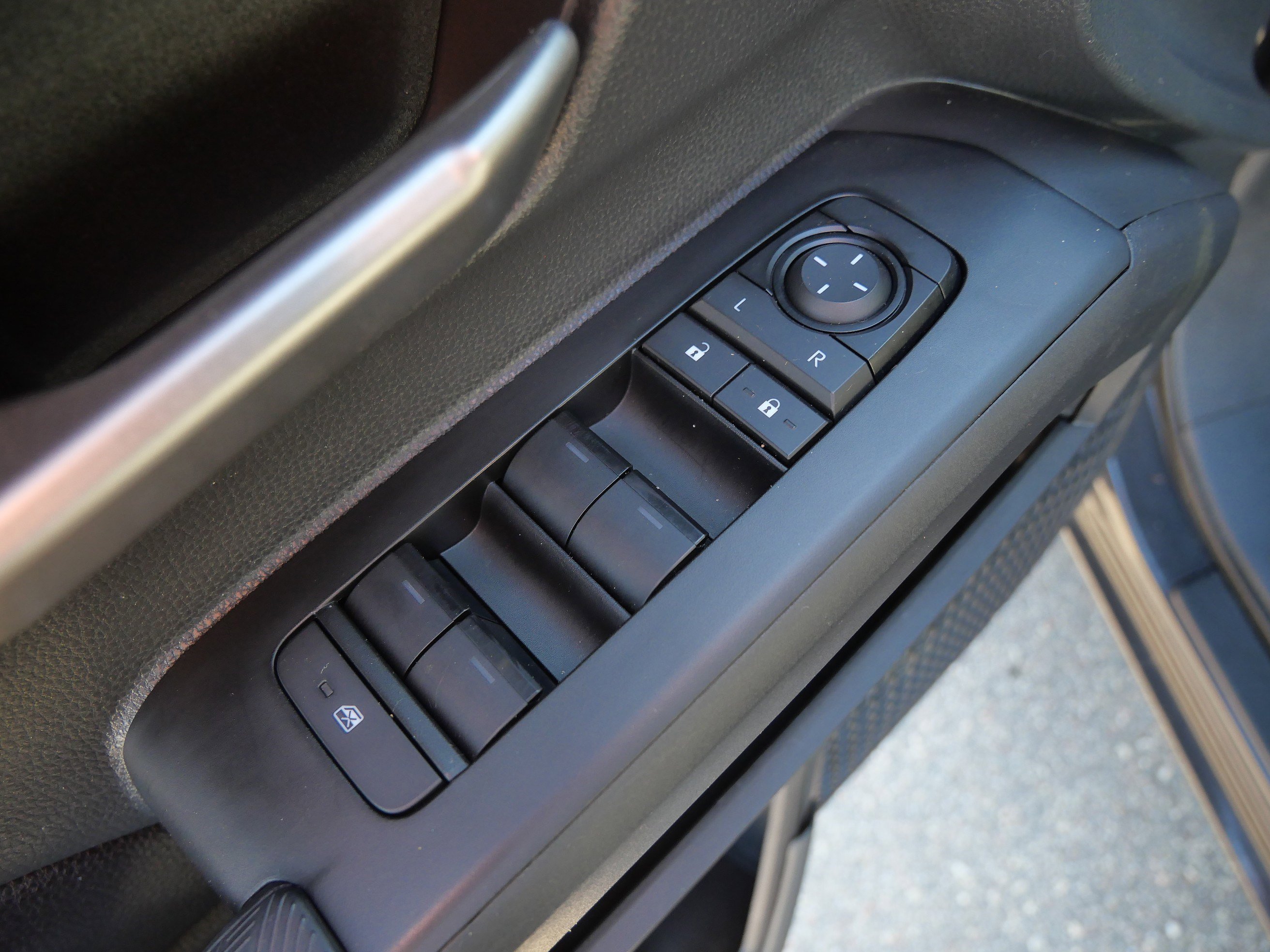 Used 2025 Toyota Tacoma TRD Sport AWD/4WD image 20