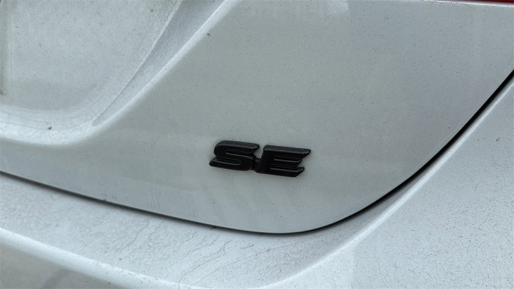 Used 2022 Toyota Camry SE image 6