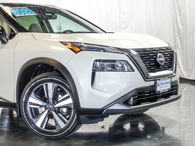 Used 2023 Nissan Rogue SL image 3