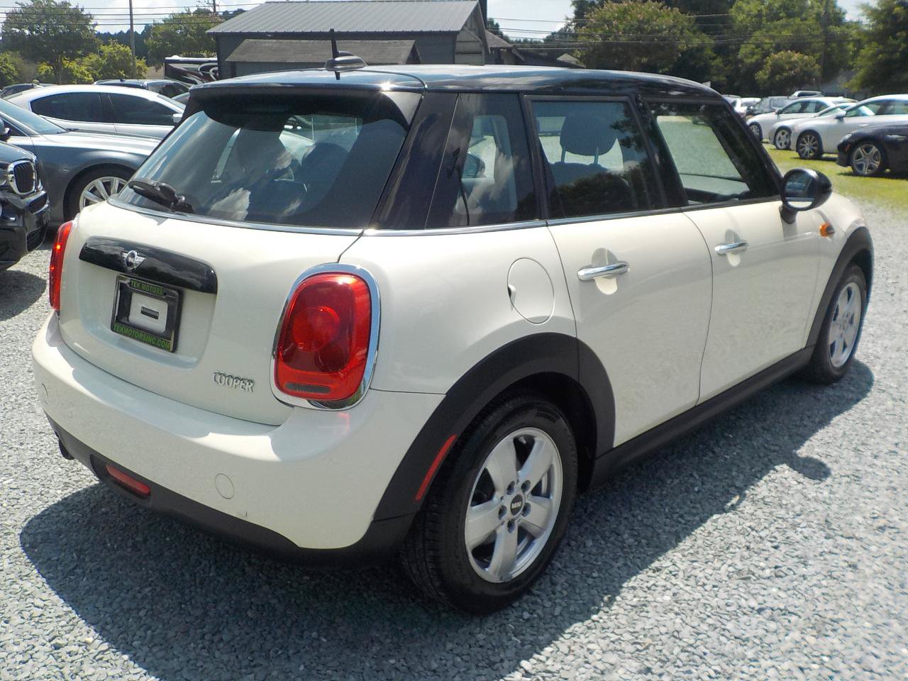 Used 2016 MINI Cooper 4-Door Hardtop FWD image 5