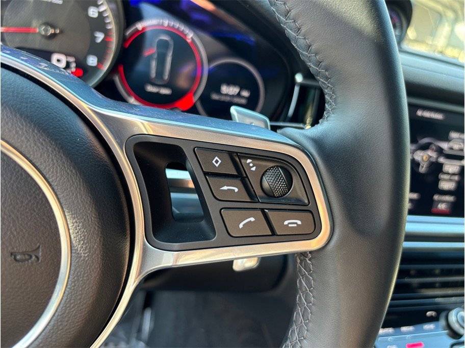 Used 2018 Porsche Panamera 4S image 28