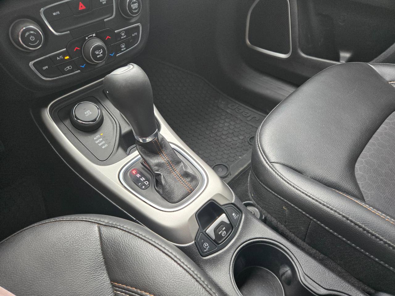 Used 2019 Jeep Compass Latitude w/ Popular Equipment Group image 15