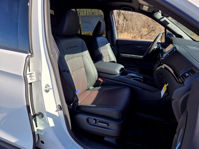 New 2026 Honda Ridgeline Black Edition image 10