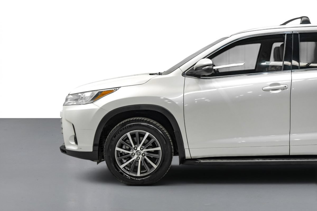 Used 2018 Toyota Highlander XLE FWD image 10