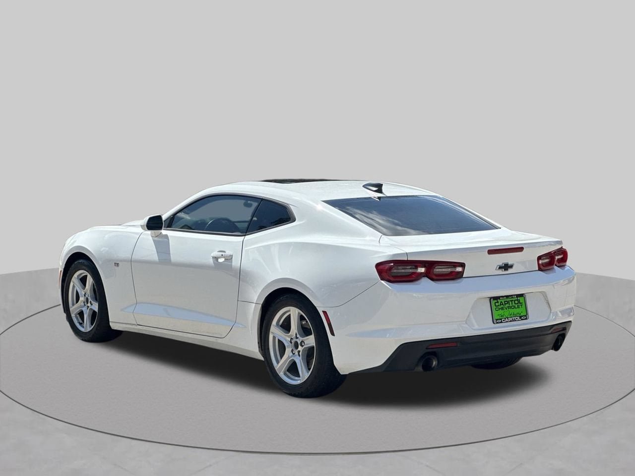 Used 2023 Chevrolet Camaro LT w/ Technology Package RWD image 3