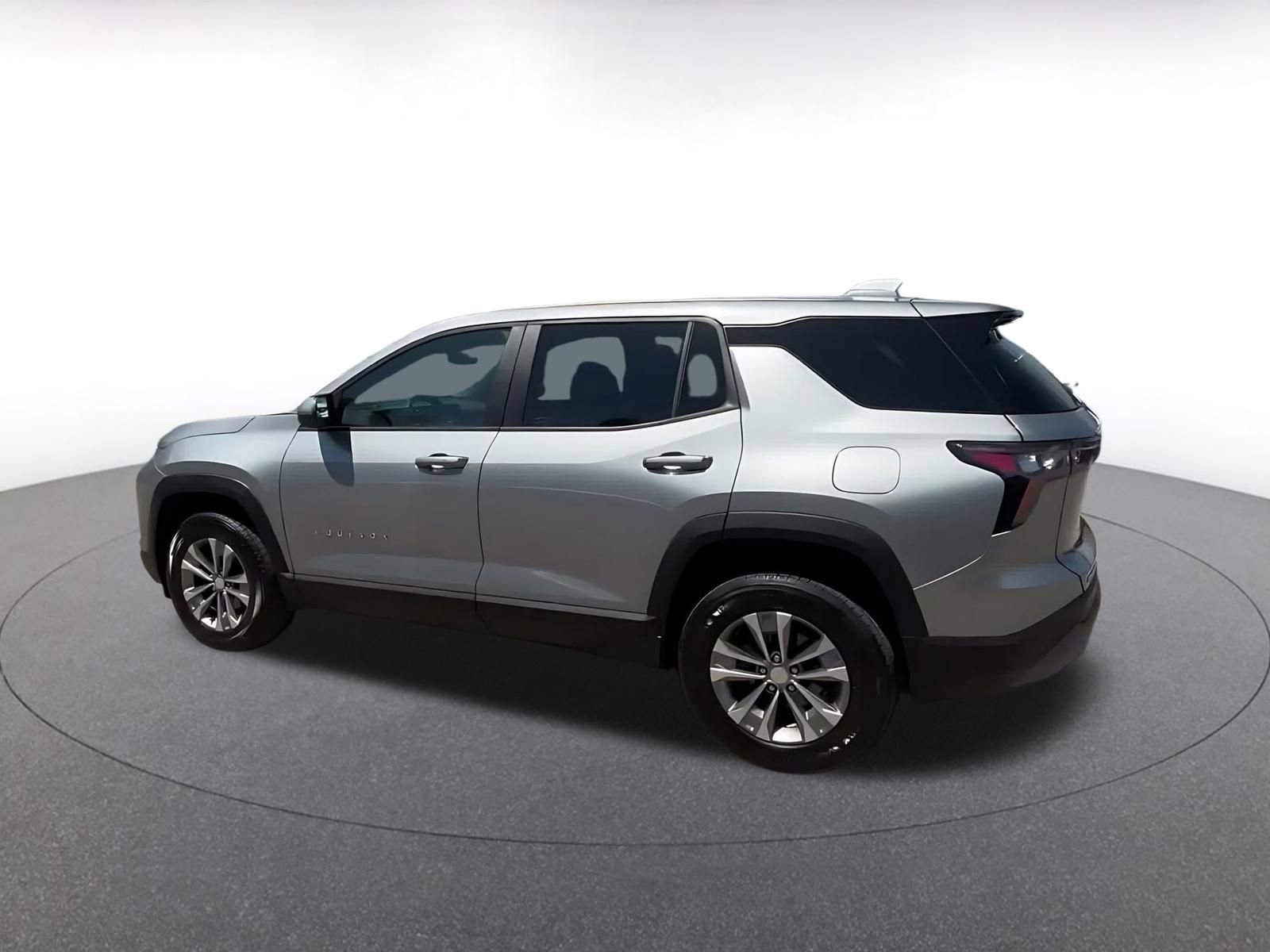 Used 2025 Chevrolet Equinox LT FWD image 10