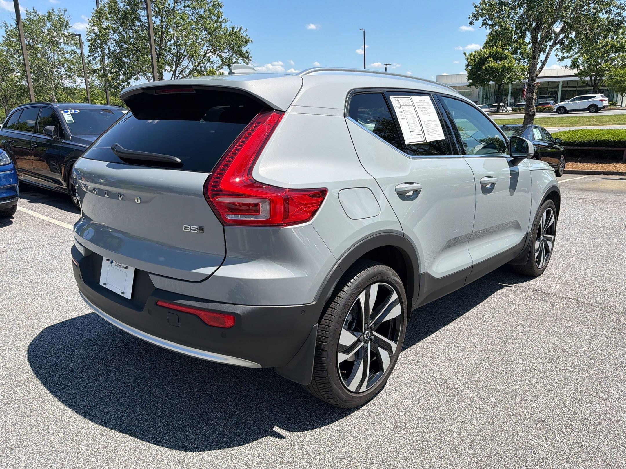 Used 2024 Volvo XC40 B5 Plus w/ Protection Package Premier AWD/4WD image 9