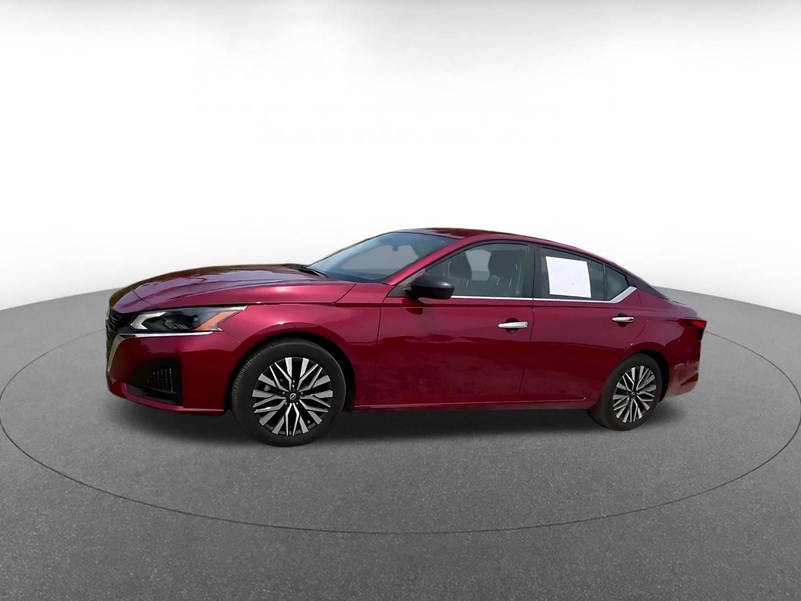 Used 2025 Nissan Altima 2.5 SV FWD image 8