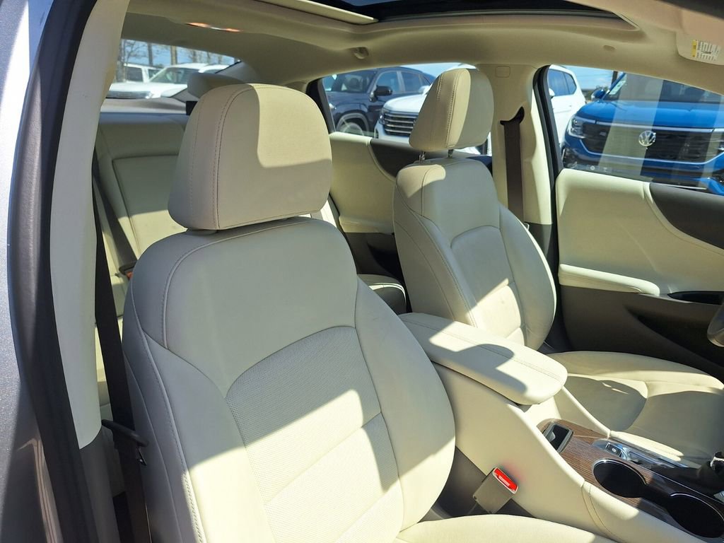 Used 2024 Chevrolet Malibu LT image 28