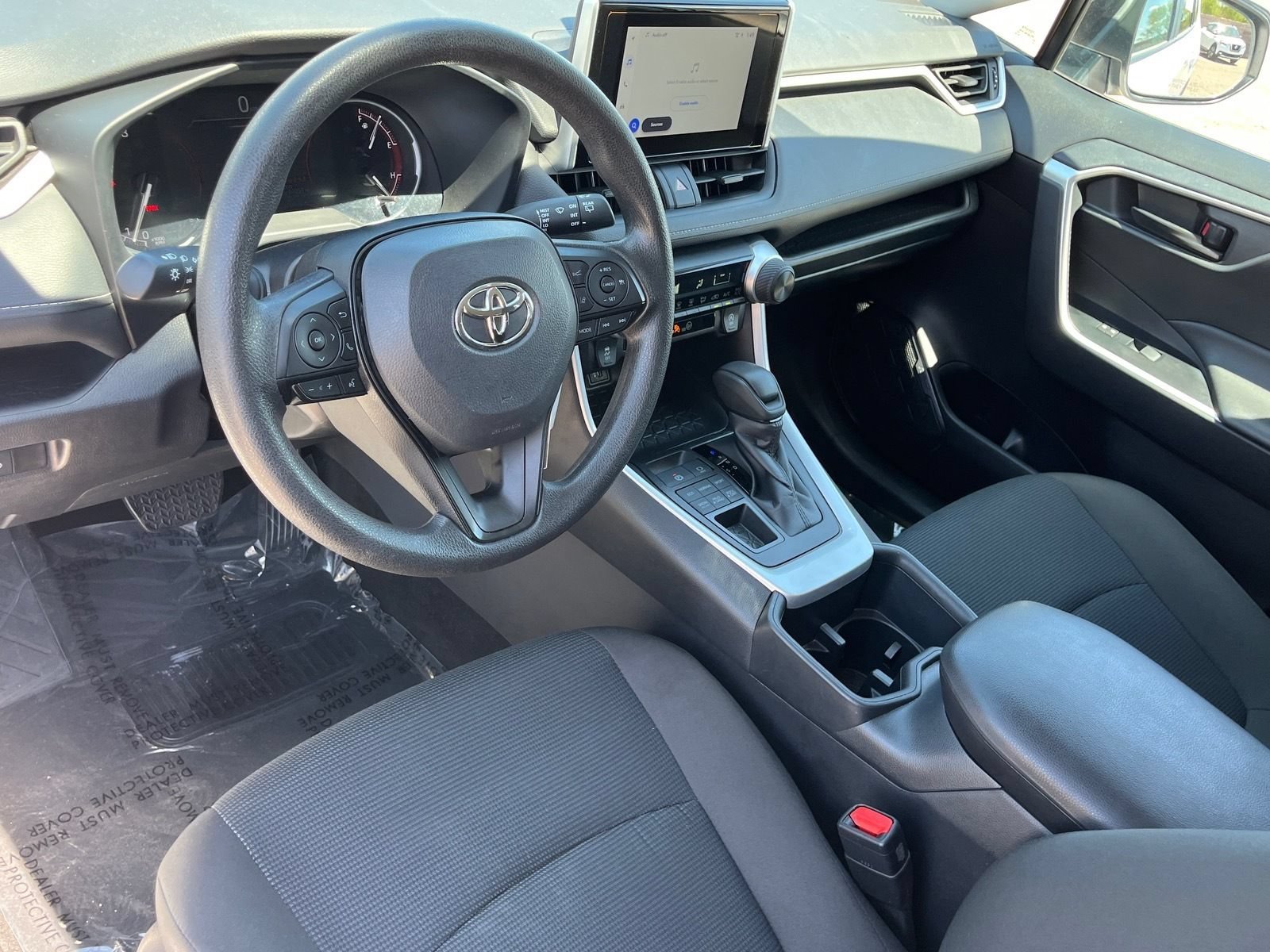 Used 2025 Toyota RAV4 LE AWD/4WD image 16