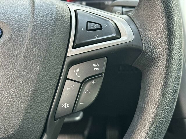 Used 2020 Ford Fusion SE FWD image 28
