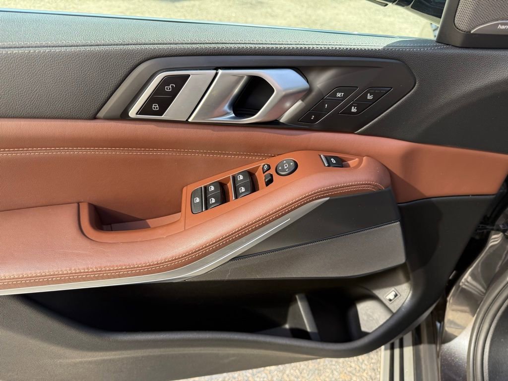 Used 2021 BMW X5 xDrive45e w/ Executive Package image 11