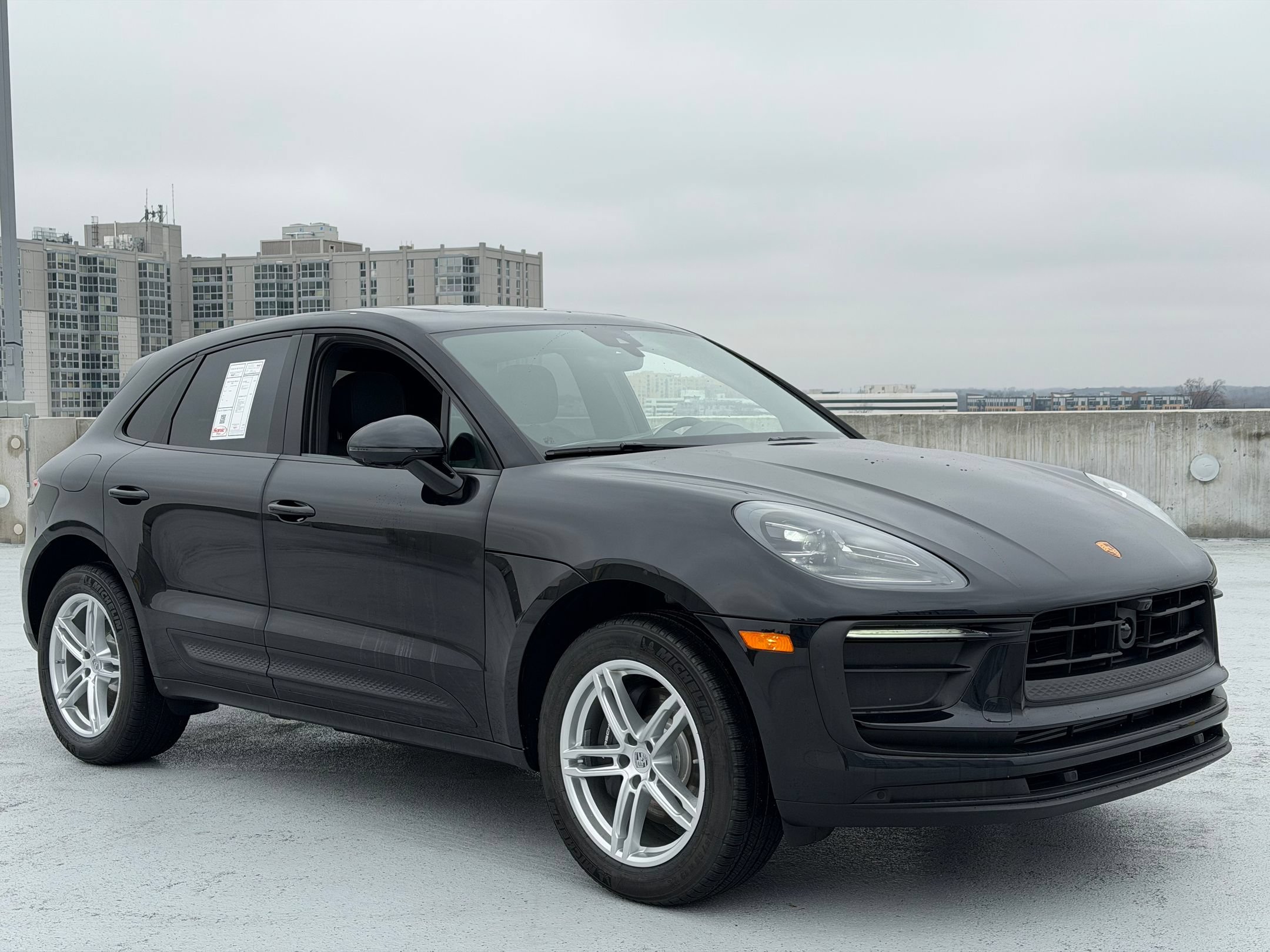 Certified 2026 Porsche Macan AWD/4WD image 9
