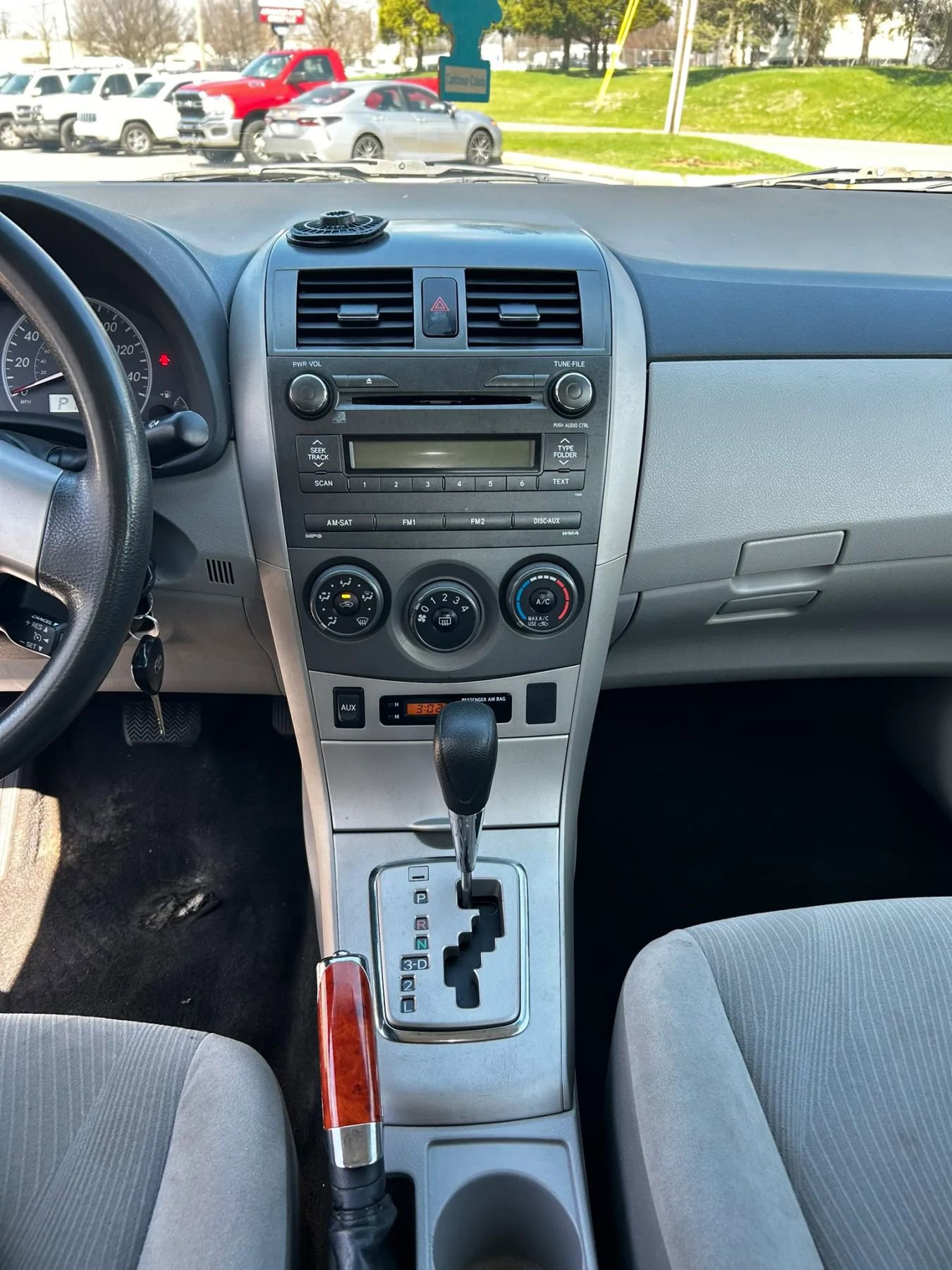 Used 2011 Toyota Corolla LE image 25