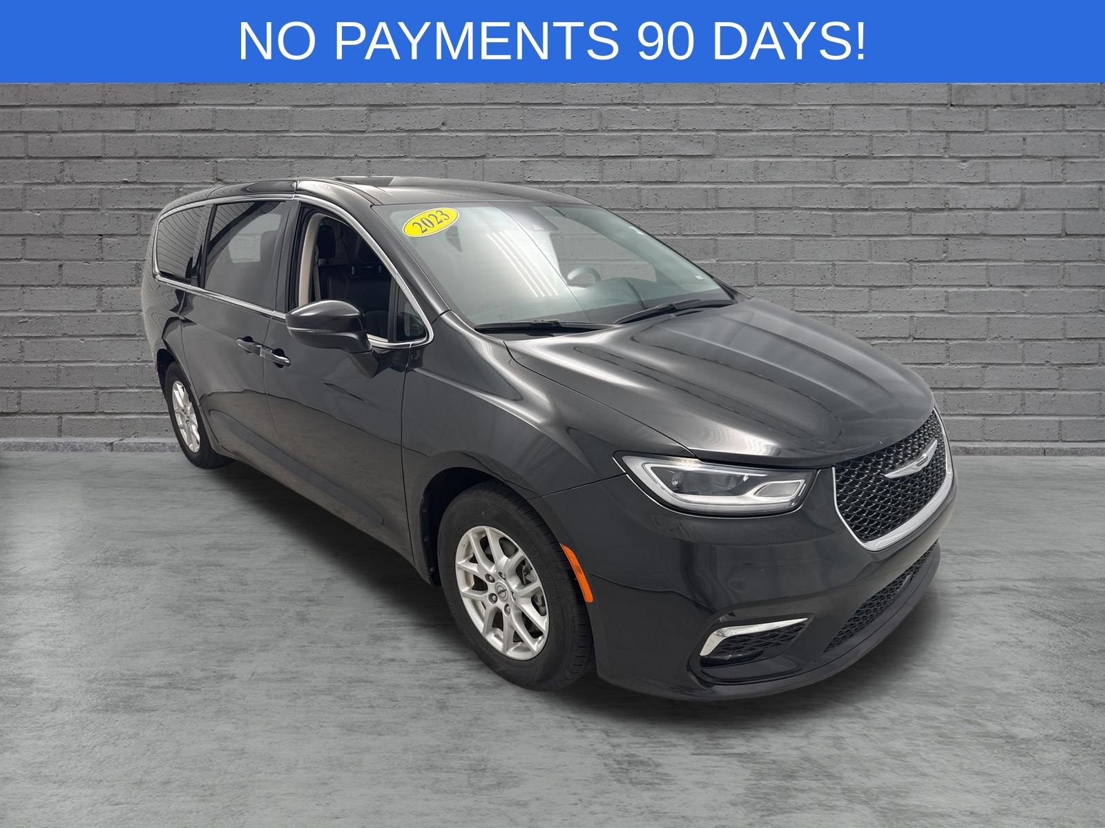 Used 2023 Chrysler Pacifica Touring-L