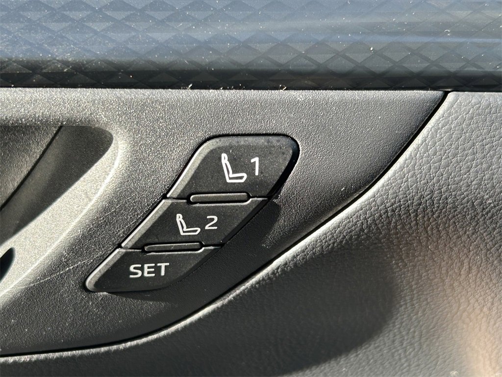 Used 2024 Toyota Grand Highlander AWD Hybrid image 25