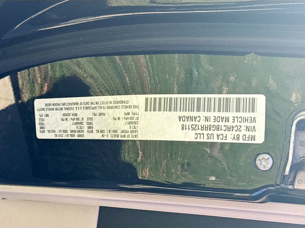 Used 2024 Chrysler Pacifica Touring-L FWD image 31