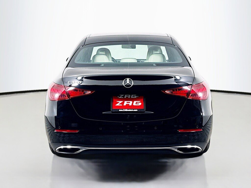 Used 2022 Mercedes-Benz C 300 Sedan image 4
