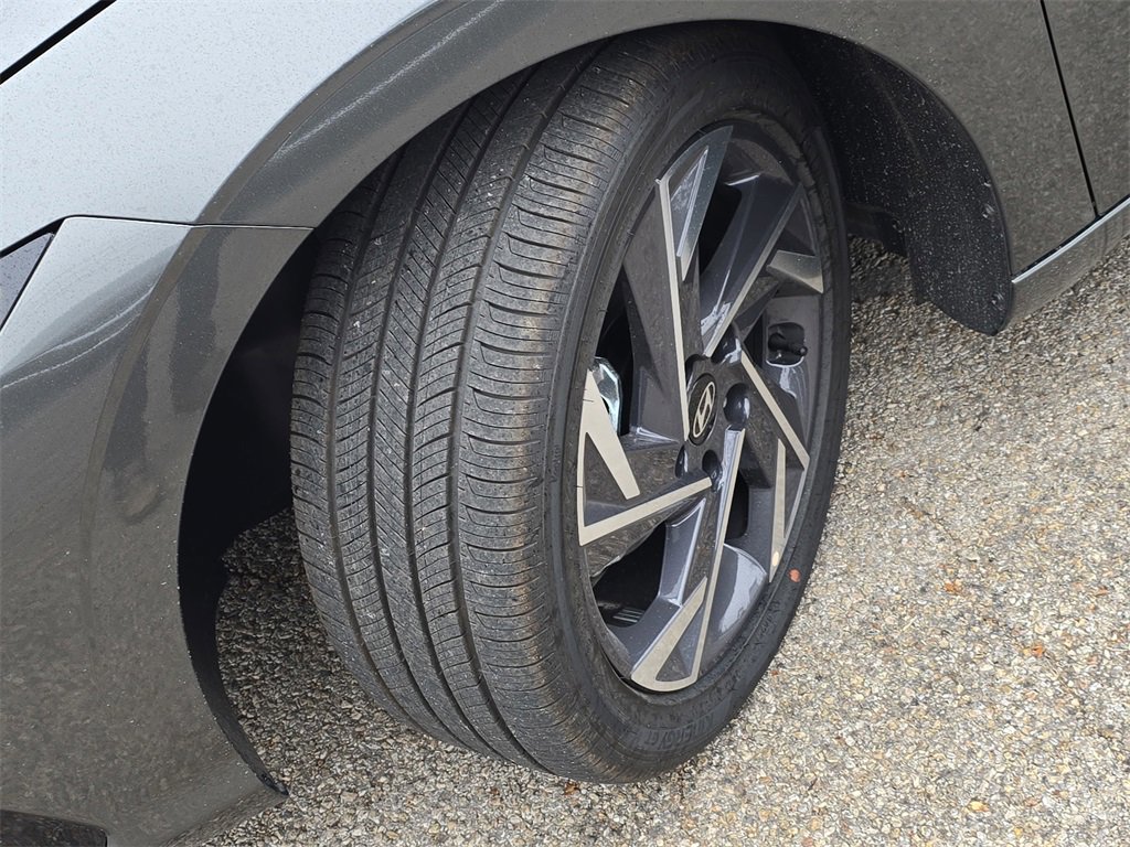 New 2026 Hyundai Elantra Limited image 31