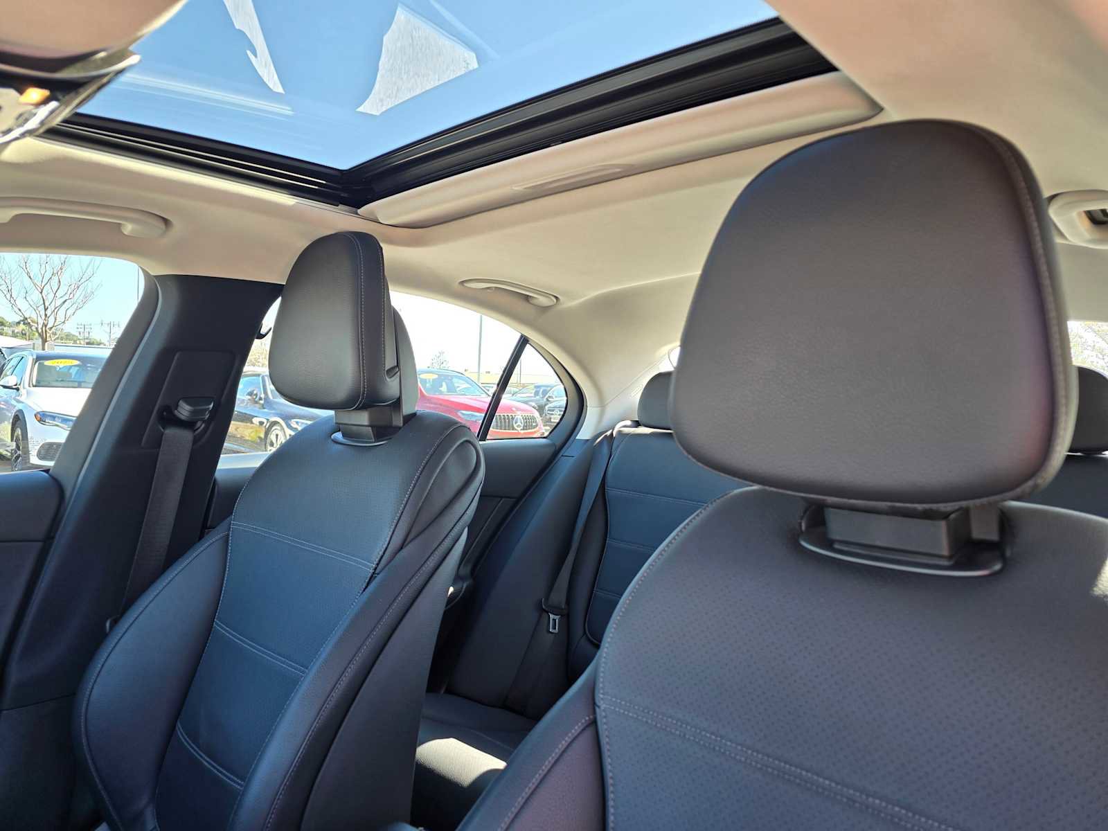 Used 2023 Mercedes-Benz C 300 4MATIC Sedan image 23