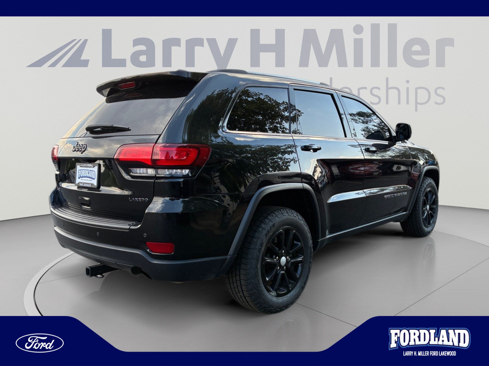 Used 2021 Jeep Grand Cherokee Laredo AWD/4WD image 5