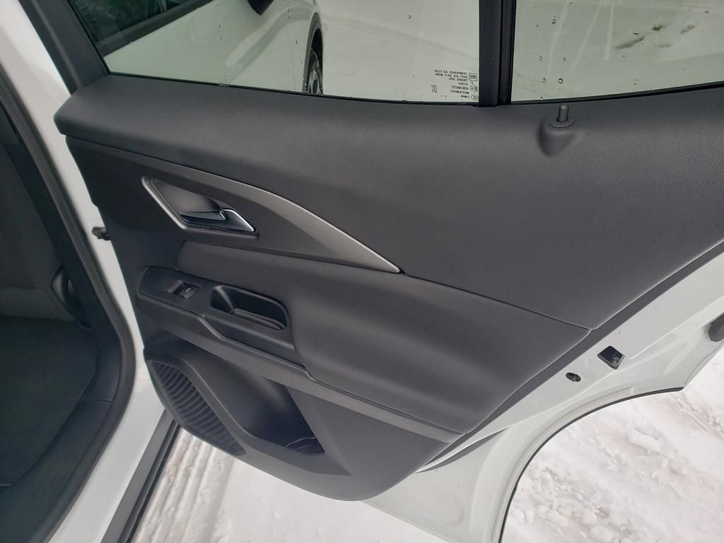 New 2026 Chevrolet Equinox EV LT image 20