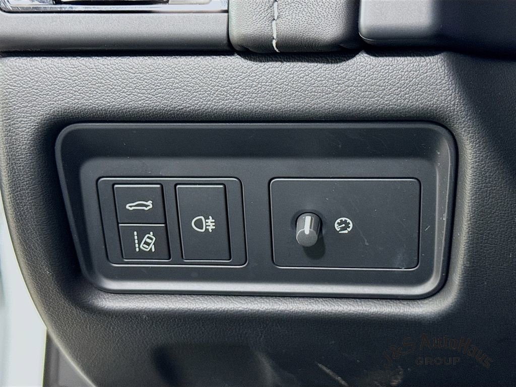 Used 2022 Jaguar F-TYPE Coupe image 10