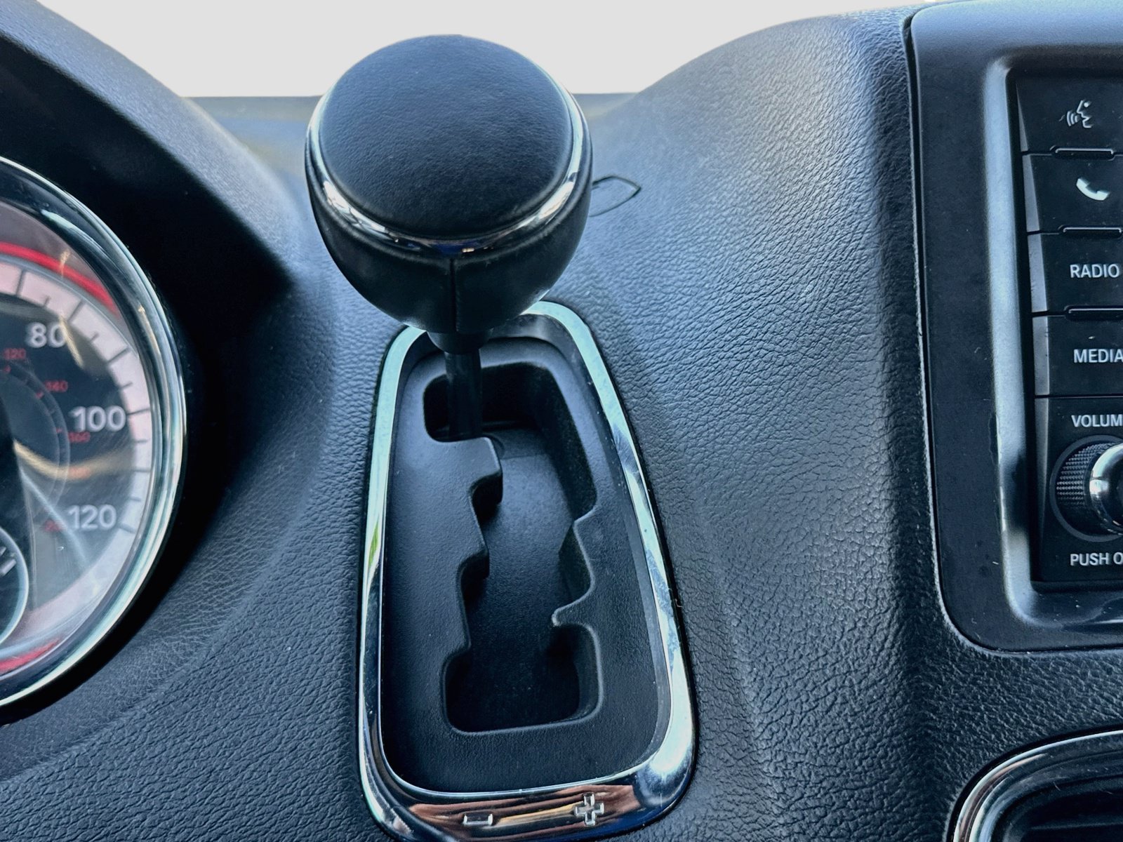 Used 2018 Dodge Grand Caravan SE FWD image 13