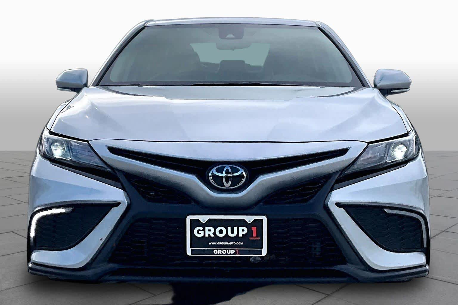 Used 2024 Toyota Camry SE FWD image 4