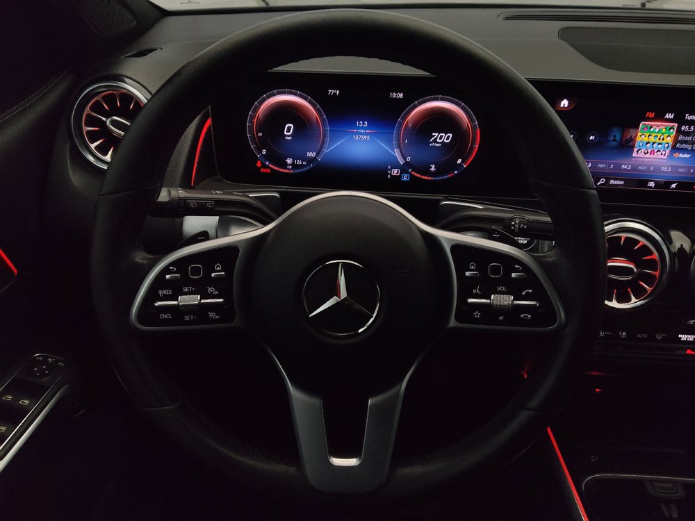 Used 2021 Mercedes-Benz GLB 250 4MATIC w/ Premium Package image 22