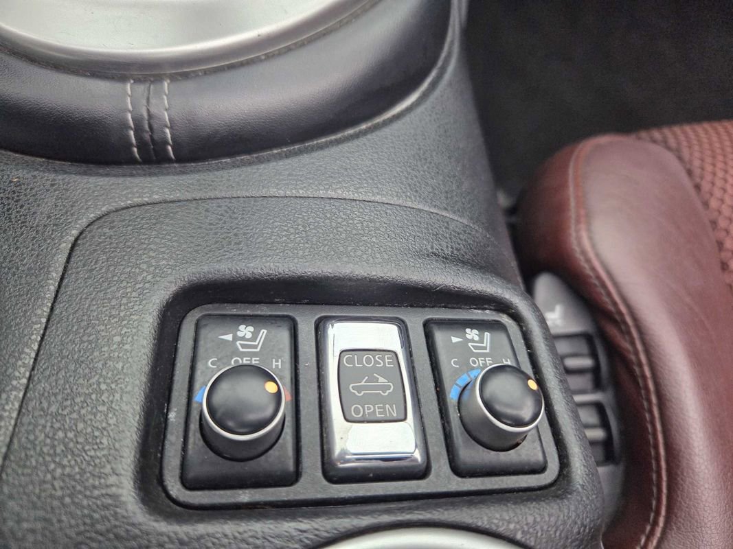 Used 2013 Nissan 370Z Touring w/ Sport Pkg RWD image 24