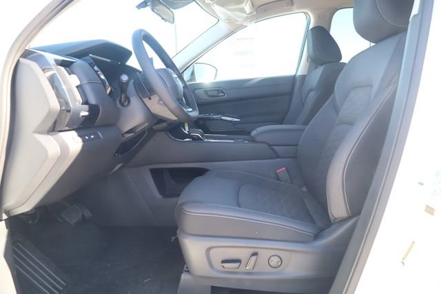 New 2026 Nissan Pathfinder SV w/ SV Premium Package AWD/4WD image 12