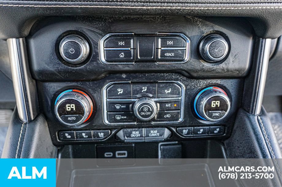 Used 2024 Chevrolet Suburban Premier RWD image 44