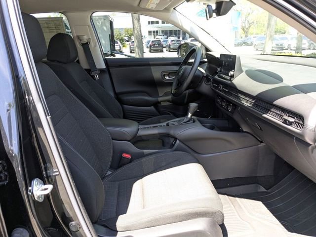 Certified 2024 Honda HR-V LX image 36