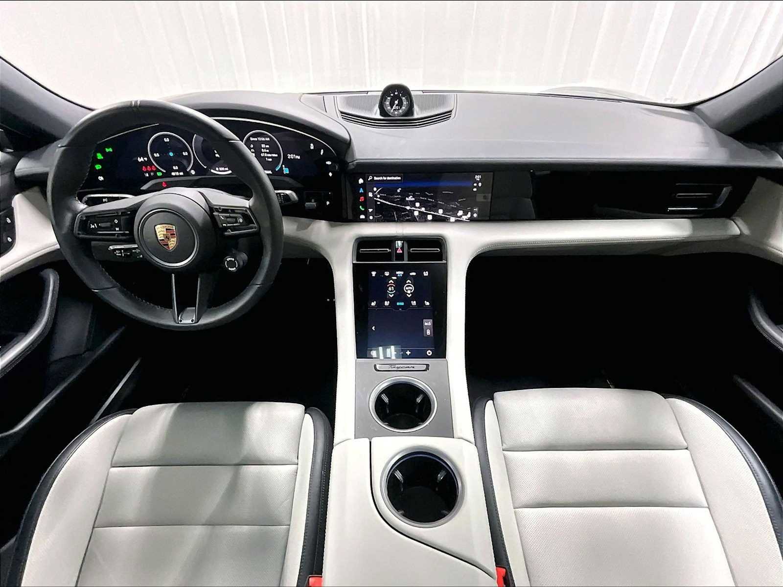 Used 2025 Porsche Taycan image 17