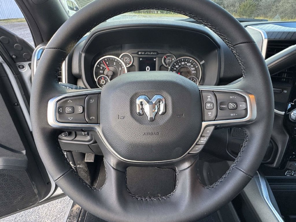 New 2026 RAM 2500 Big Horn AWD/4WD image 17