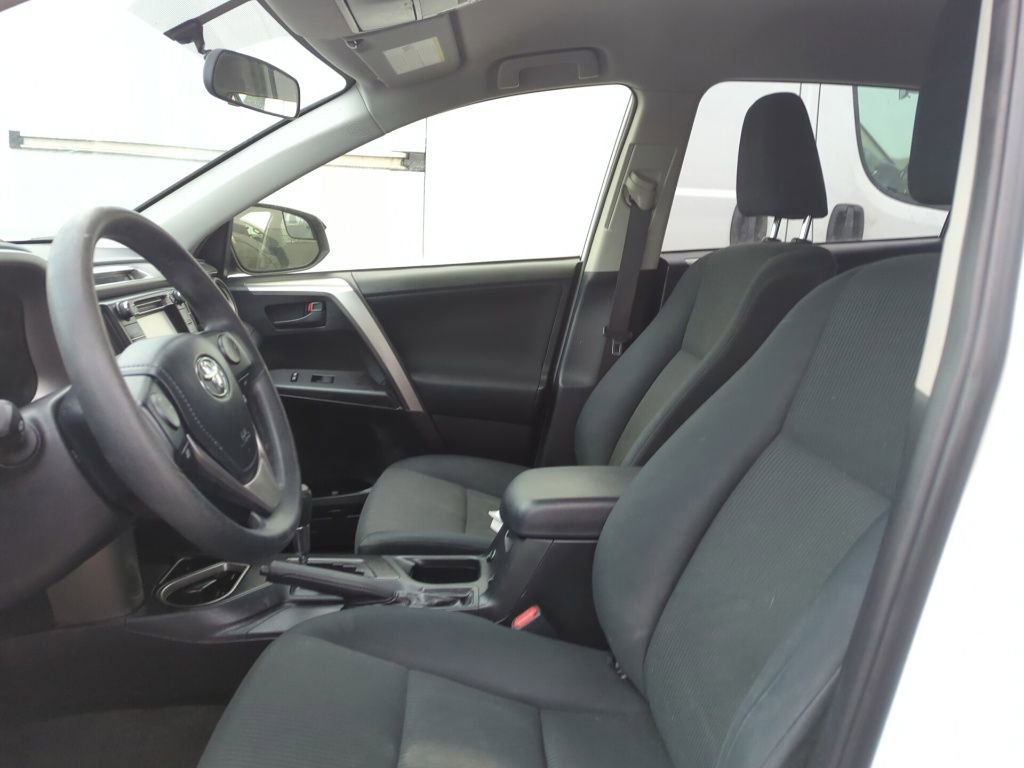 Used 2016 Toyota RAV4 LE image 6