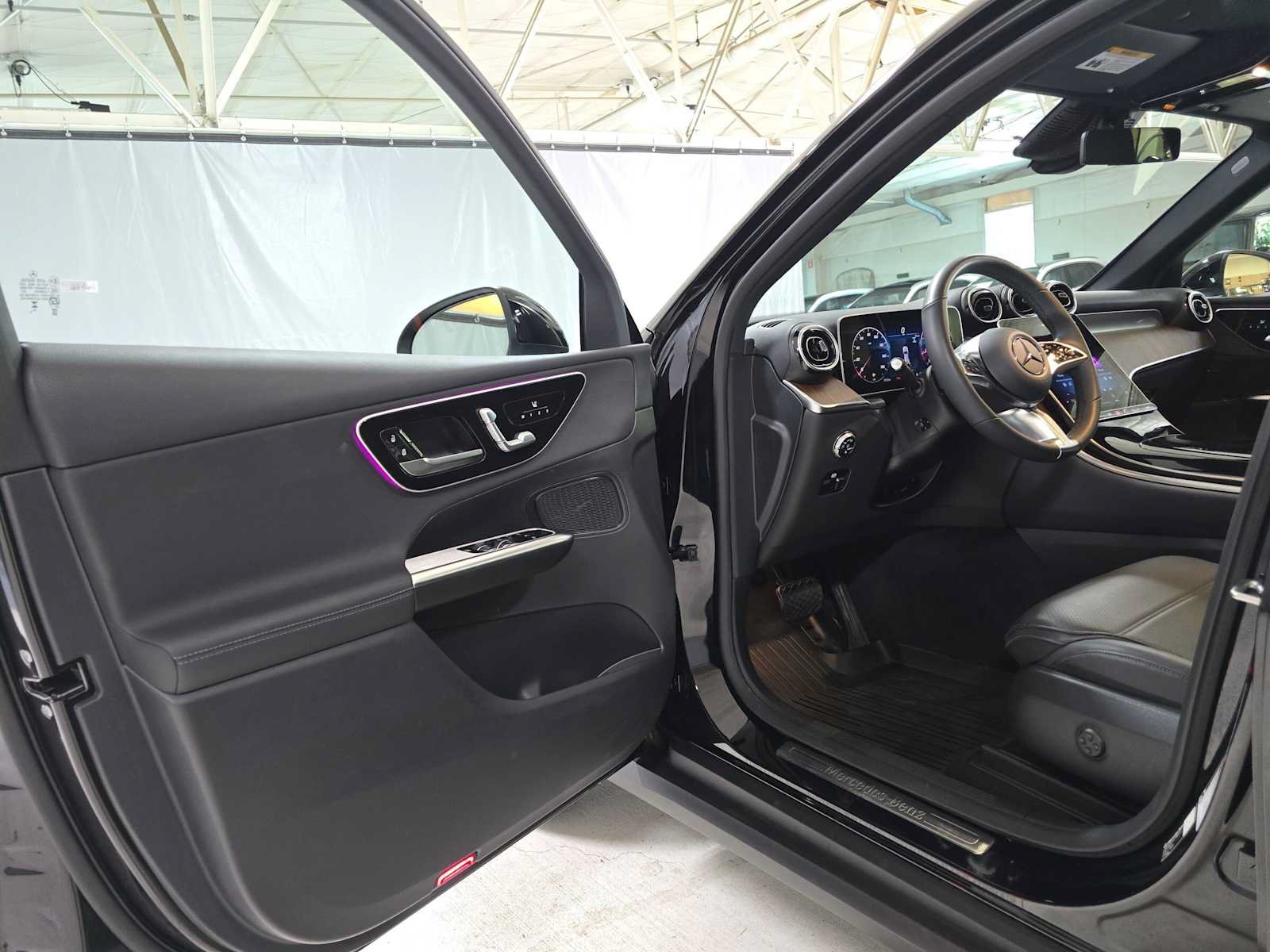 Used 2026 Mercedes-Benz GLC 300 4MATIC image 21