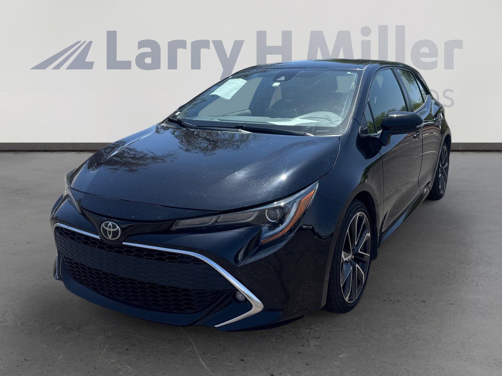 Used 2019 Toyota Corolla XSE FWD image 1