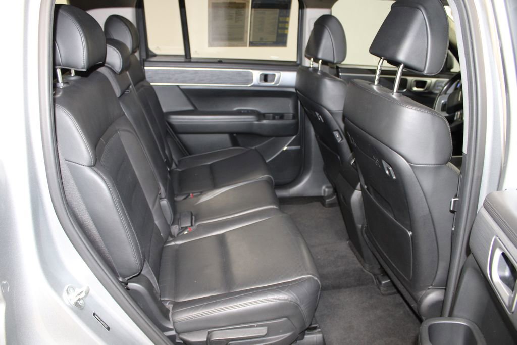 Used 2024 Hyundai Santa Fe Limited FWD image 32
