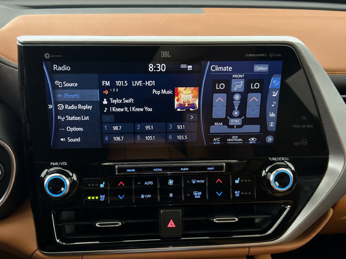 Used 2021 Toyota Highlander Platinum FWD image 11