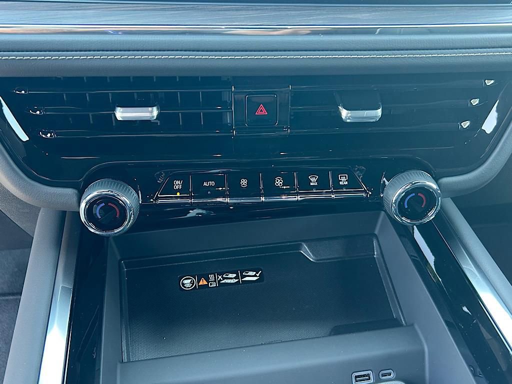 New 2025 Chevrolet Suburban Premier image 16