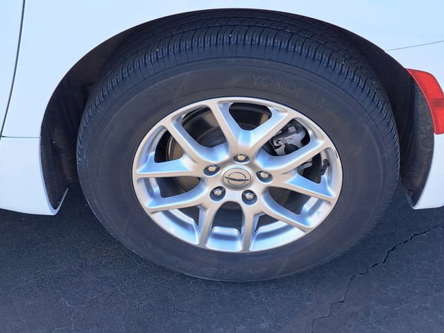 Used 2024 Chrysler Pacifica Touring-L image 5