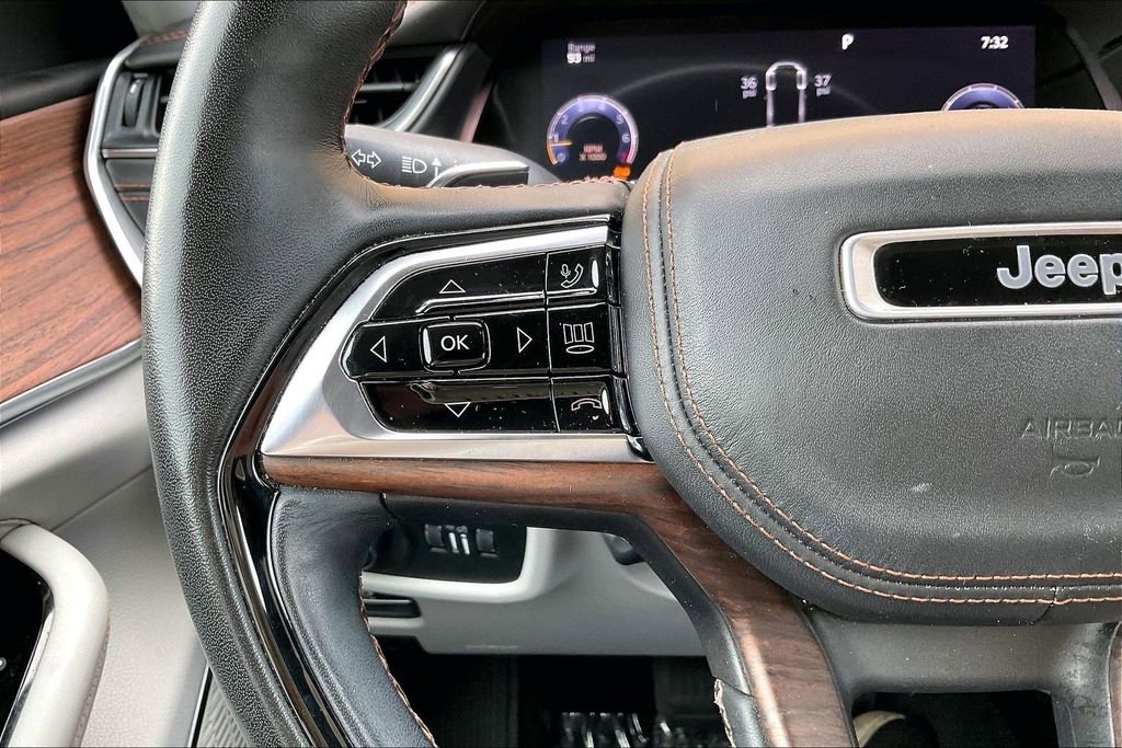 Used 2021 Jeep Grand Cherokee L Summit w/ Luxury Tech Group V image 18