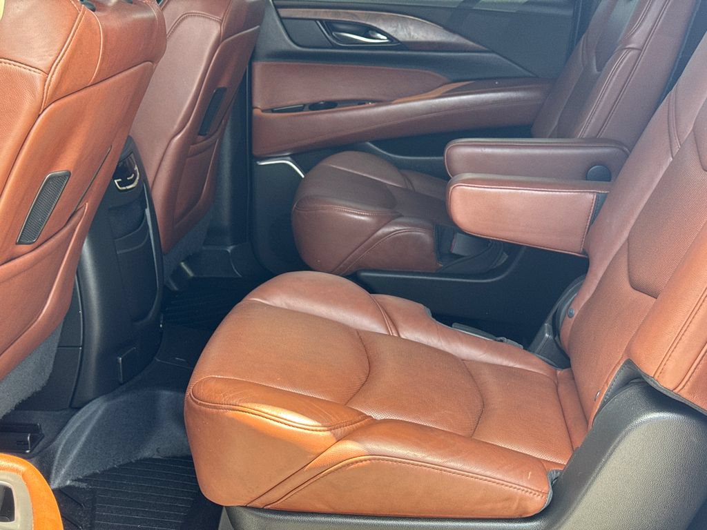 Used 2020 Cadillac Escalade ESV Luxury AWD/4WD image 23